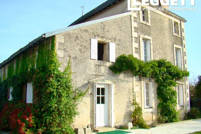 Villa for sale in Romagne, Vienne, Nouvelle-Aquitaine