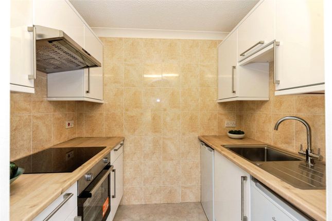 22, Homewest House, Westbourne photo 4