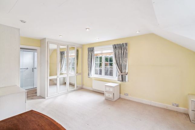 Property for sale in Cliveden Mead, Maidenhead