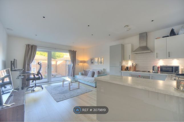 Knowles Court Brumwell Avenue, London photo 2