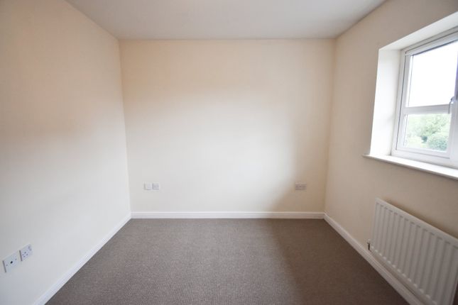 Flat for sale in Cotton Court, River View, Northampton
