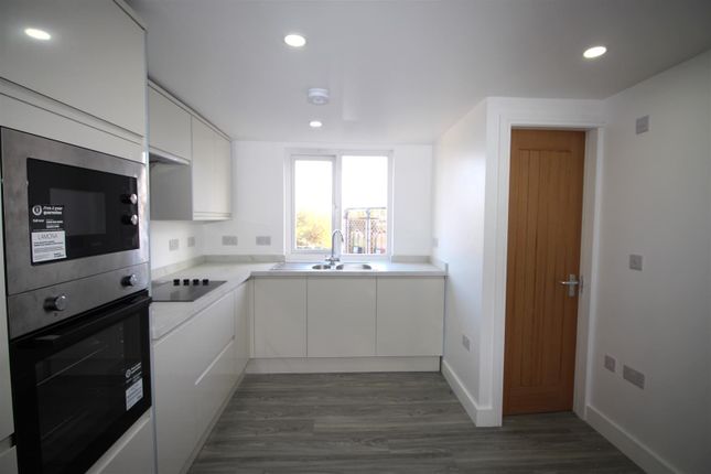 1-bed flat on Cheetham Hill Road, Manchester, £1,350/mo
