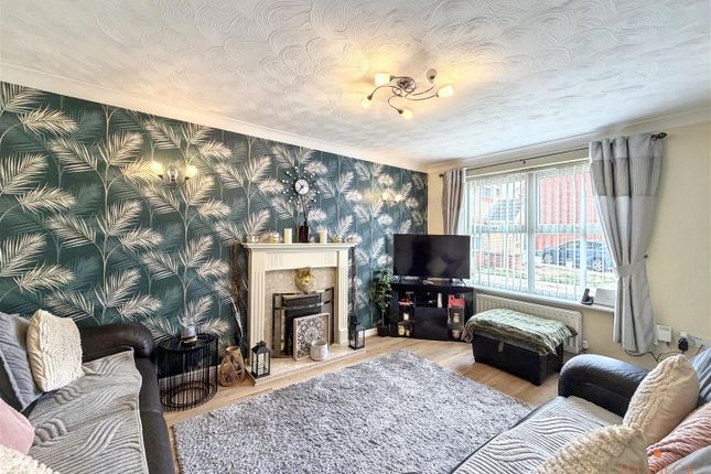 19, Blackhall Close, Hull photo 2