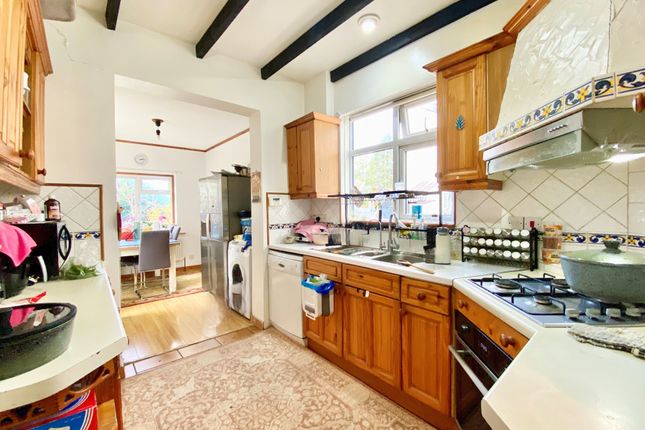 Ridgeview Road, Whetstone photo 3