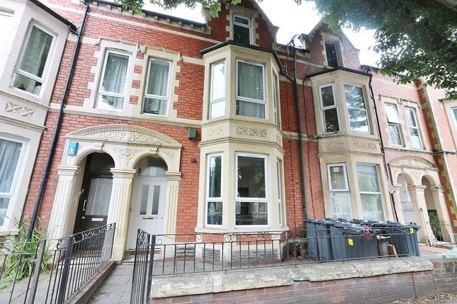 Flat to rent in Connaught Road, Roath, Cardiff