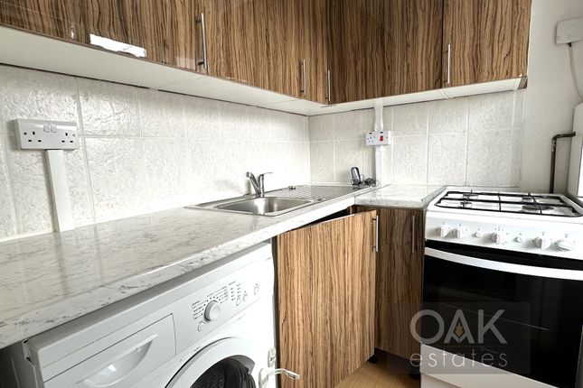 6a Briar Close, London photo 3