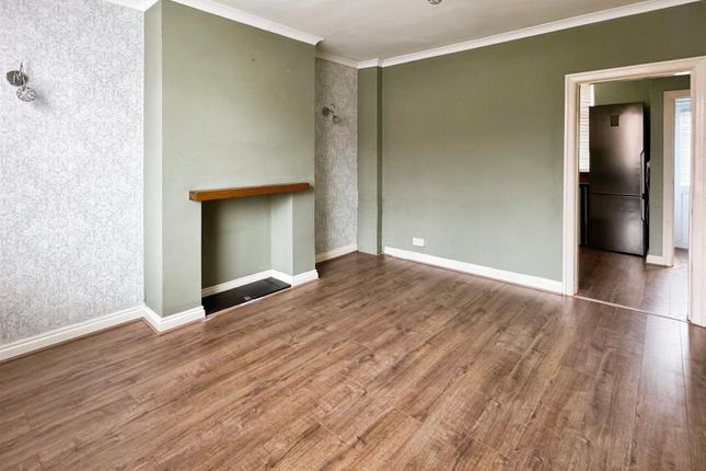 15, Chestnut Grove, Roddymoor, Crook photo 3