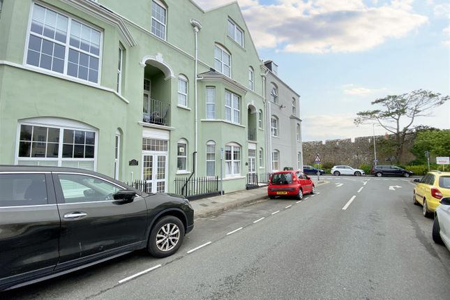 Thumbnail Flat for sale in Southcliff Gardens, Tenby