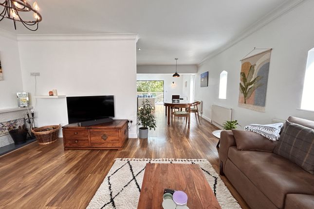 Talys, Smallhope Drive, Durham photo 4