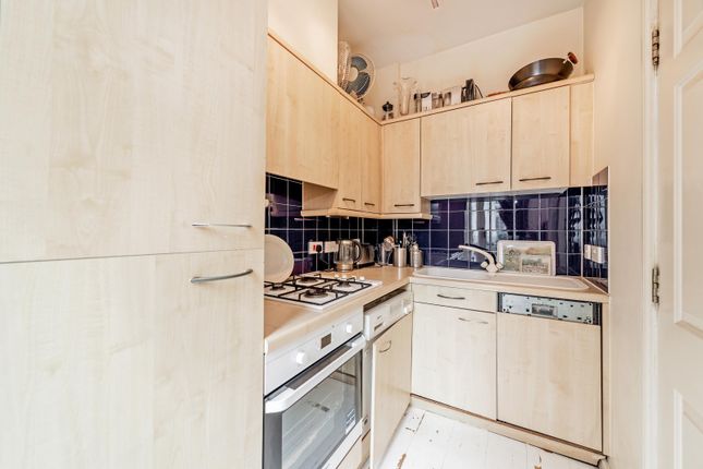 Flat 15, Knaresborough House 5-7 Knaresborough Place, London photo 3