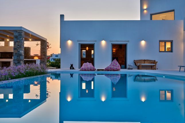 Villa for sale in Palmier, Paros (Town), Paros, Cyclade Islands, South Aegean, Greece