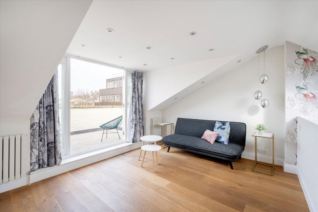 Flat for sale in Cavaye Place, London