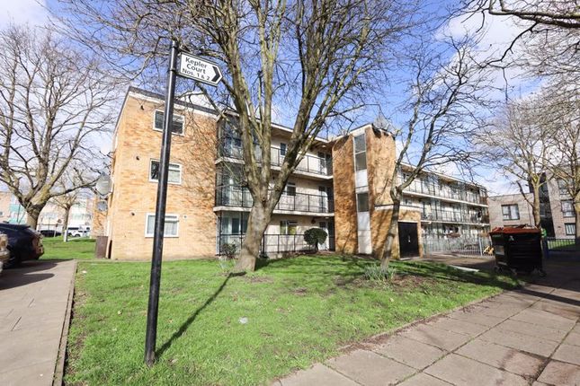 Flat for sale in Wallis Road, Southall