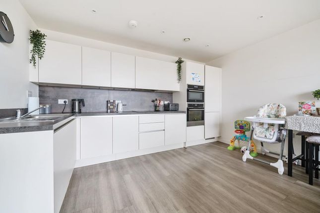 Thumbnail Flat for sale in Hawfinch House, Moorhen Drive NW9,