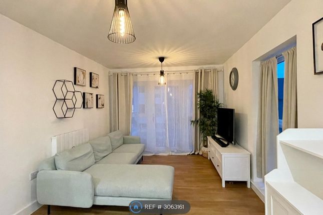 1-bed flat on Binary House Doppler Grove, Oakgrove, Milton Keynes, £1,500/mo