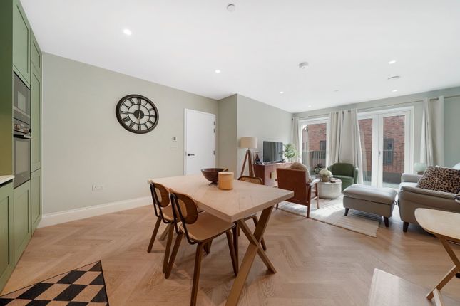Flat 25 ,Russell House, 4 Explorer Way, Mill Hill East photo 4