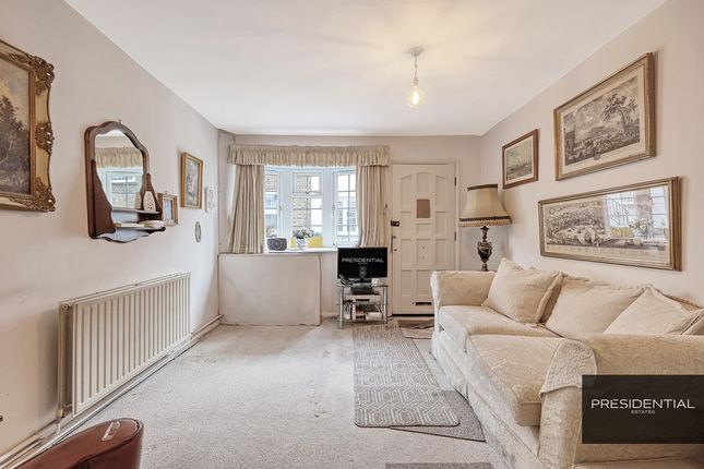 Cottage for sale in Longfield Cottages, Englands Lane, Loughton