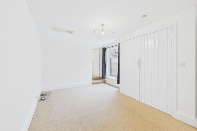 Flat 3, 118, High Street, Ilfracombe photo 4