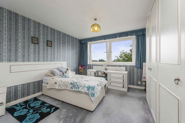 Flat 14 Regent Court, 190, Ballards Lane, London photo 4