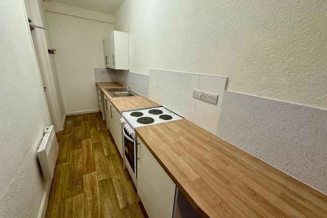 Flat 1, 3, Grosvenor Crescent, Scarborough photo 3