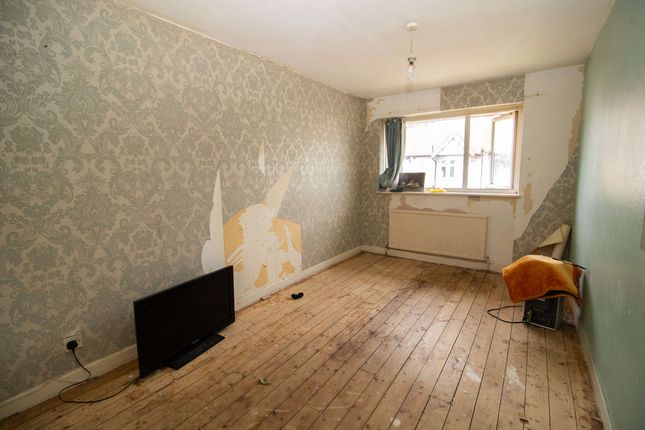 58, Abbotts Park Road, London photo 3