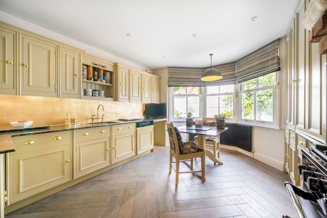 Toutley Hall North, Old Forest Road, Wokingham photo 2