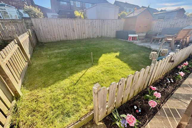 9, Fairway, Blaydon-on-Tyne photo 2