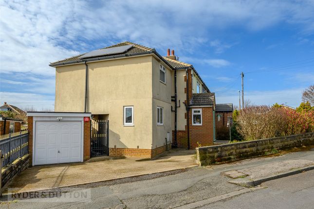 2, Deer Croft Crescent, West Yorkshire photo 2