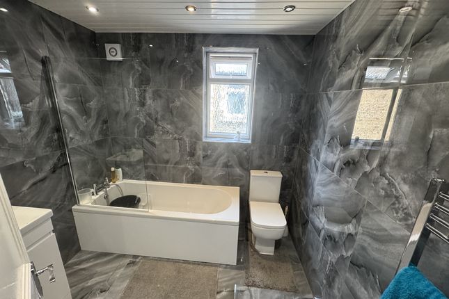 Thumbnail End terrace house to rent in Crunden Road, Croydon, 6