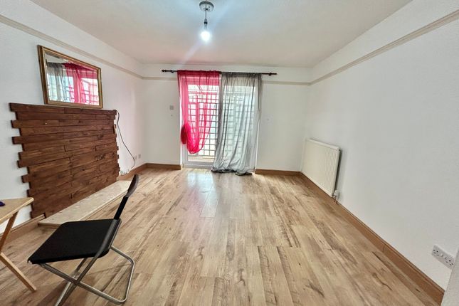 1A, Bramble Close, NOTTINGHAM photo 3
