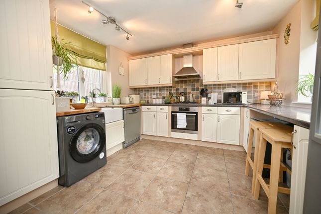 199, Wakefield Road, Barnsley photo 4