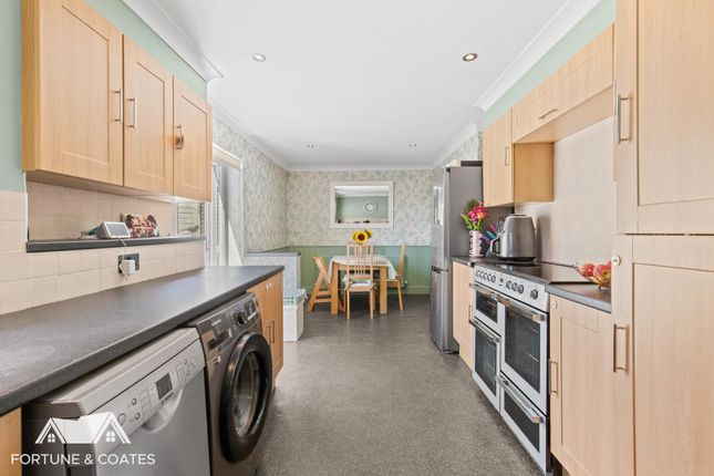 114, Wharley Hook, Harlow photo 2