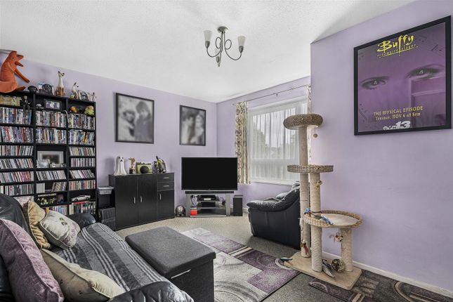 23, Iron Drive, Hertford photo 2