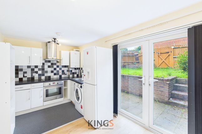 9a Broom Close, Hatfield photo 3
