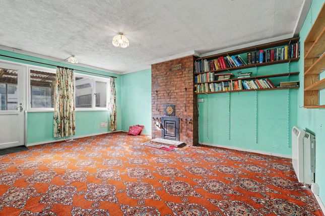 11 Carlton Rise, Royston photo 3