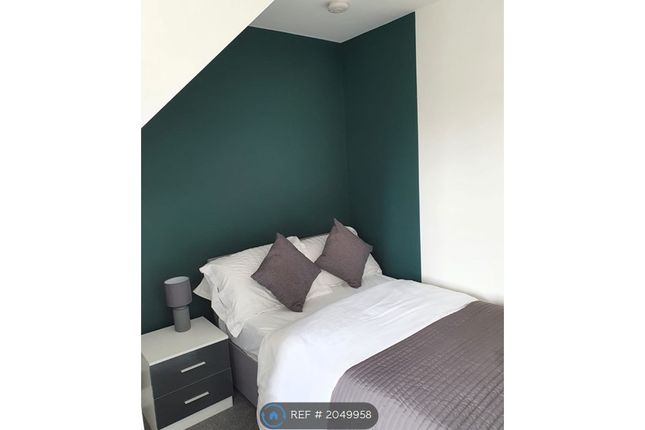 Thumbnail Room to rent in High Road West, Felixstowe