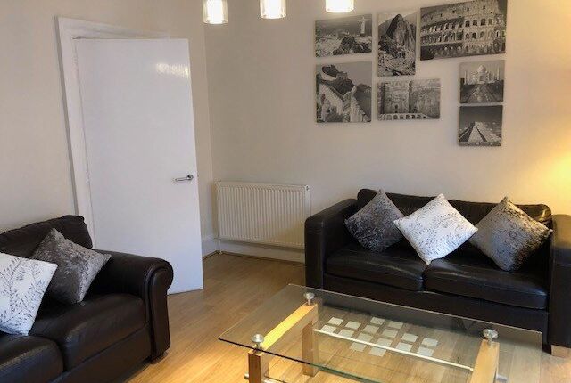 Flat to rent in Great Western Road, West End, Aberdeen AB10