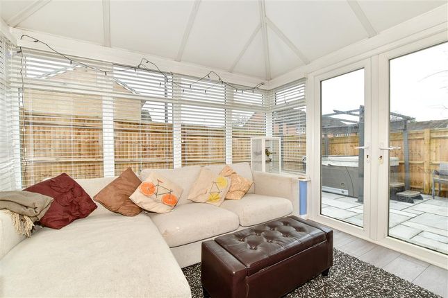 End terrace house for sale in Oakfields, Worth, Crawley, West Sussex