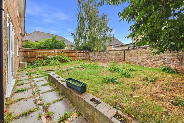 21, Furzedown, Littlehampton photo 2