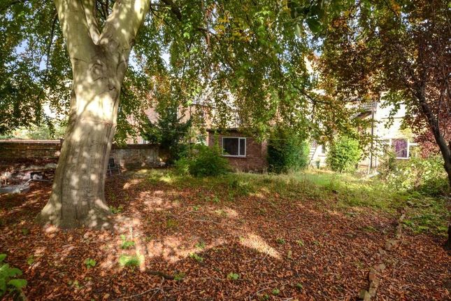 40j,, Clapham Road, Bedfordshire photo 2