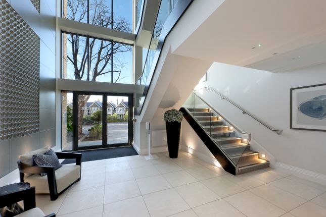 24, 24 Glen Island Taplow, Maidenhead photo 3