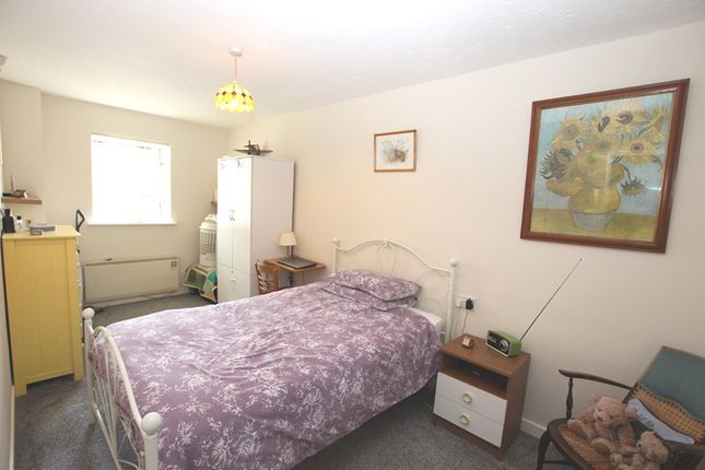 Flat for sale in The Mallards, High Street, Great Wakering, Southend On Sea