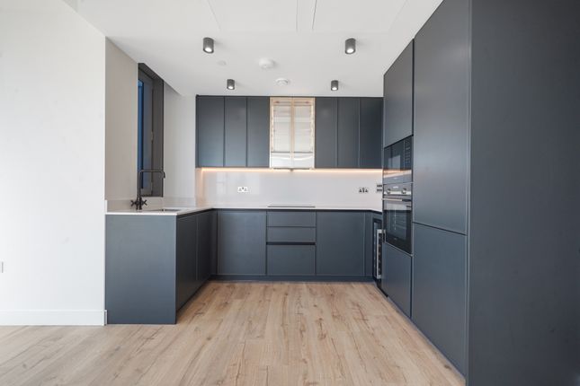 Flat to rent in EC1V