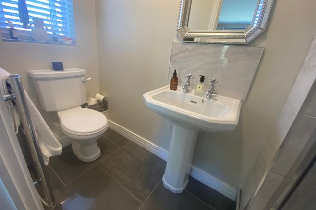 10, West Park Close, WALSALL photo 4
