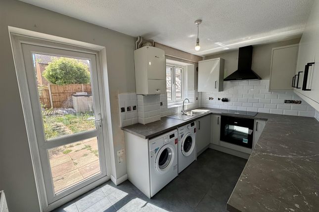 16, Russett Way, Newent photo 3