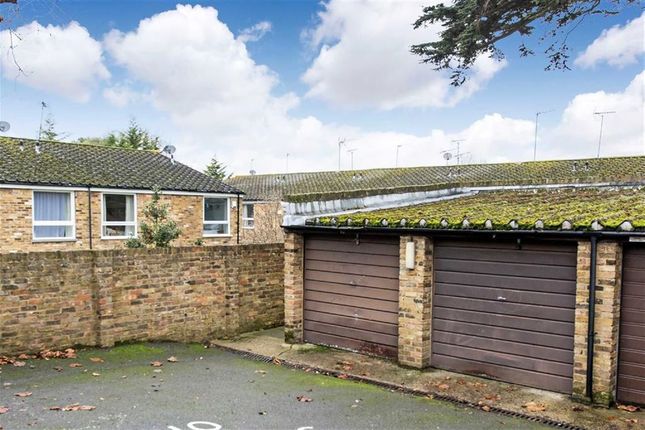 Parking/garage to rent in Westleigh Avenue, Putney