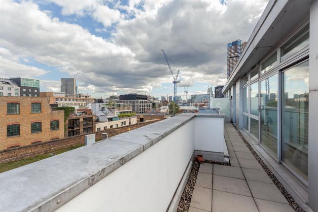 Flat to rent in The Foundry, Dereham Place, Shoreditch