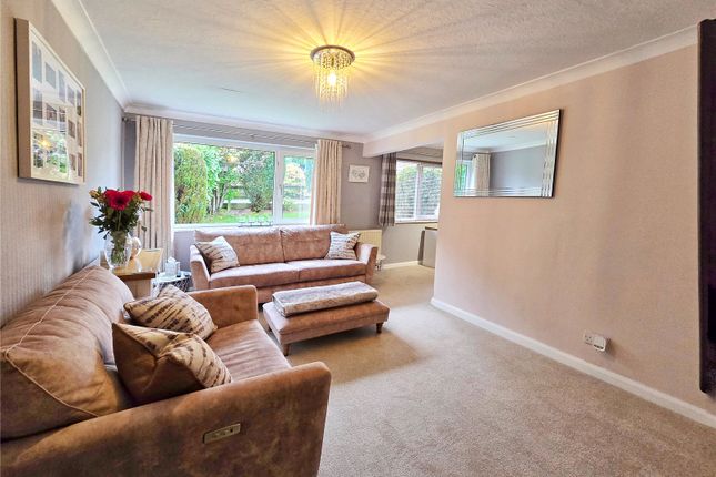 3, Hempshaw Avenue, Rossendale photo 3
