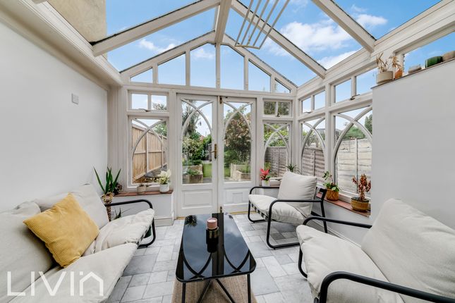 22 Benson Road, Croydon photo 4
