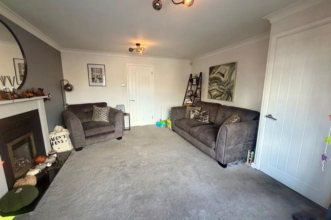 15, Reynards Coppice, Telford photo 4